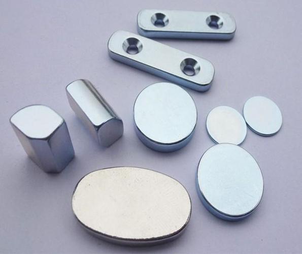 销售磁性产品的厂家,主要产品包括各种稀土钕铁硼,永磁铁氧体,橡胶磁